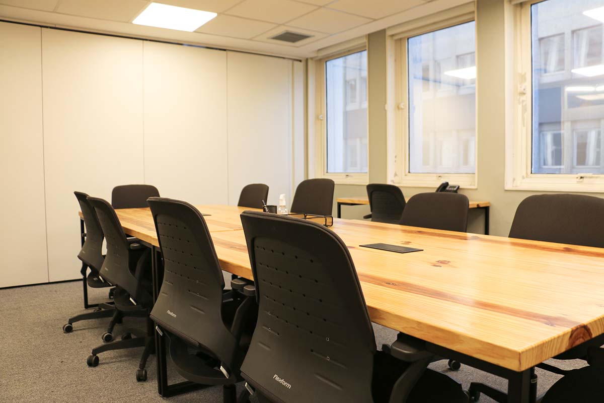 Sala de reunião equipada – Salas de Reunião